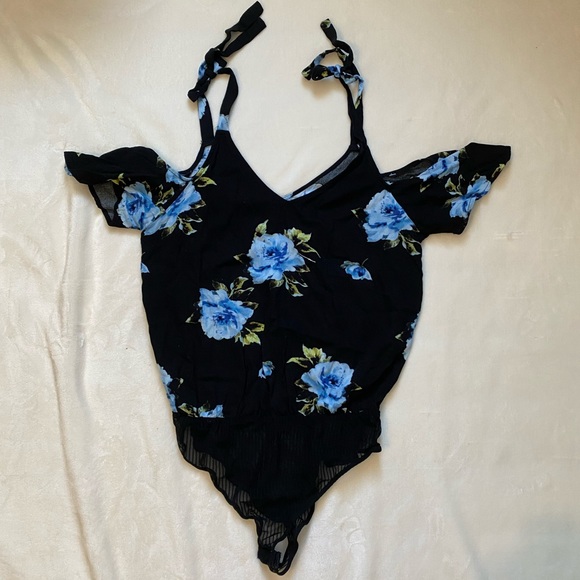 Open Shoulder Bodysuit - Picture 1 of 6